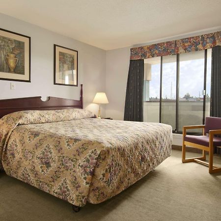 Hotel Super 8 By Wyndham Red Deer Exteriér fotografie